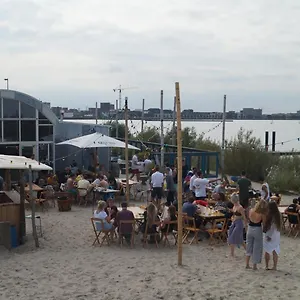 https://family-room-with-a-few.amsterdamhotelsnl.com