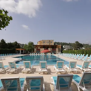 Hotel Mema, Mirash
